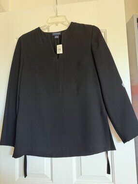 NEW NWT Ann Taylor Size 8 Black Popover Top